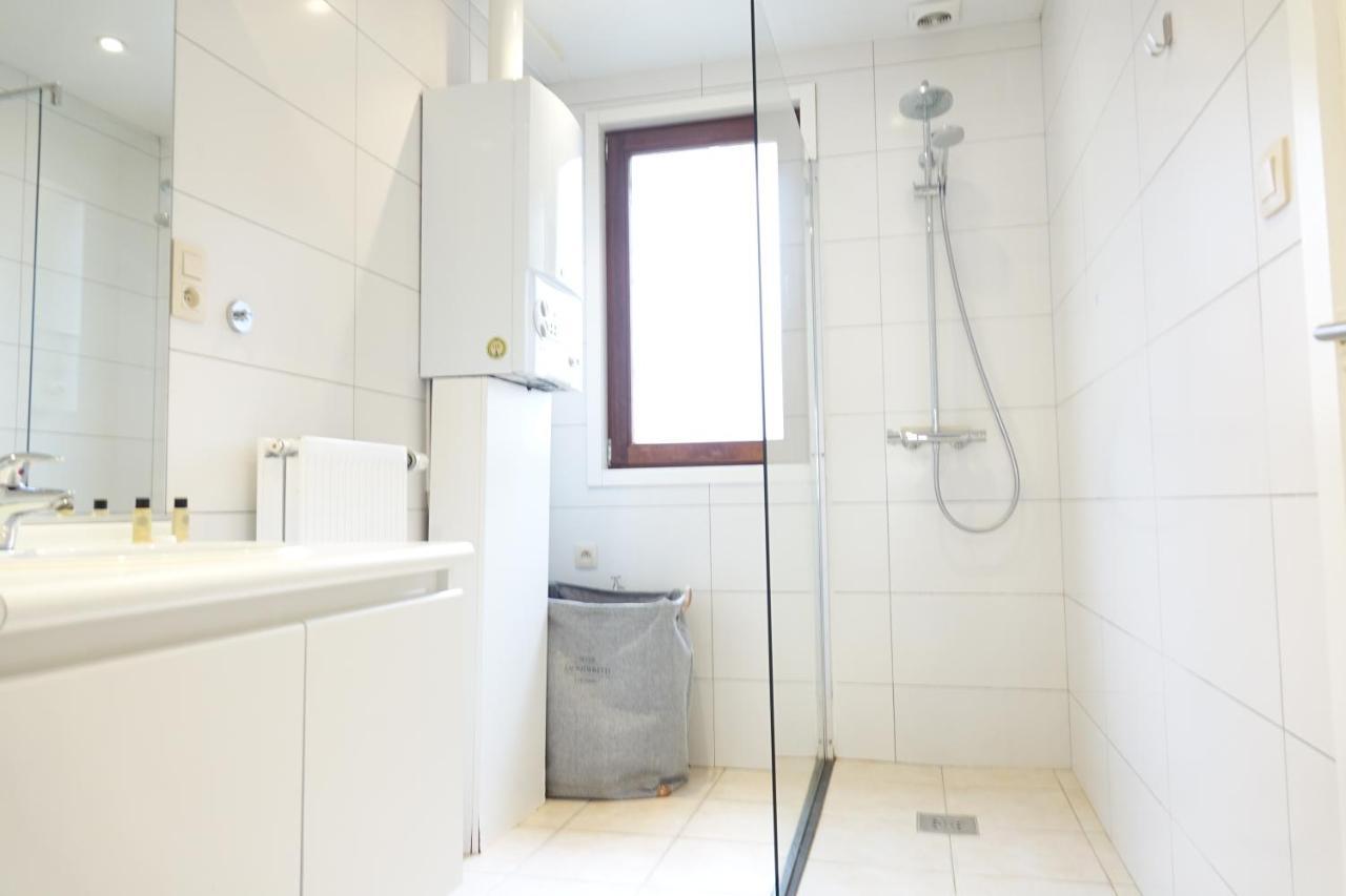 The View - Spacious 2 Bdr Appt In With View Antwerpen Exteriör bild