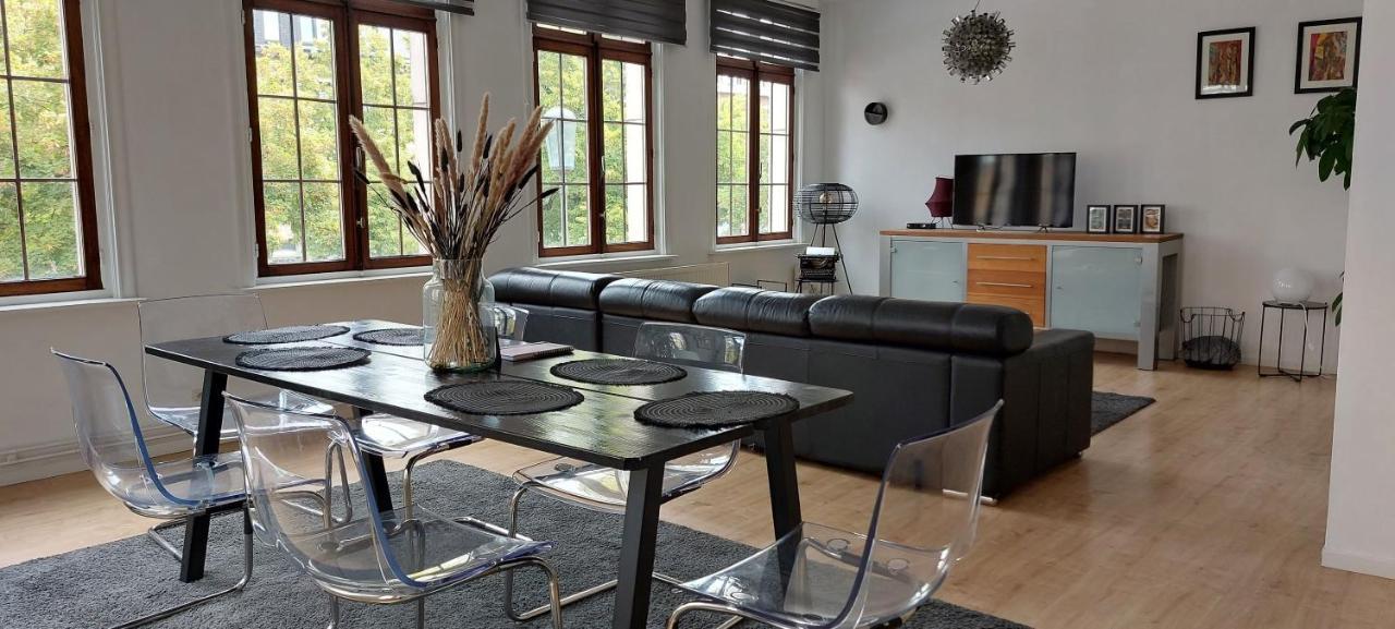 The View - Spacious 2 Bdr Appt In With View Antwerpen Exteriör bild