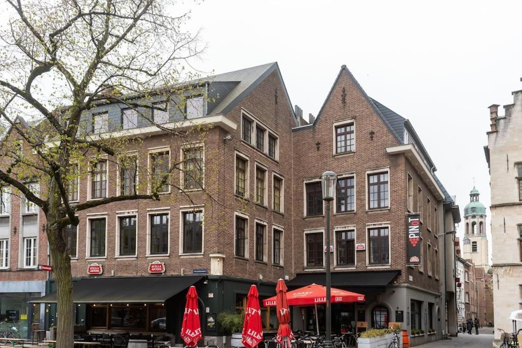 The View - Spacious 2 Bdr Appt In With View Antwerpen Exteriör bild